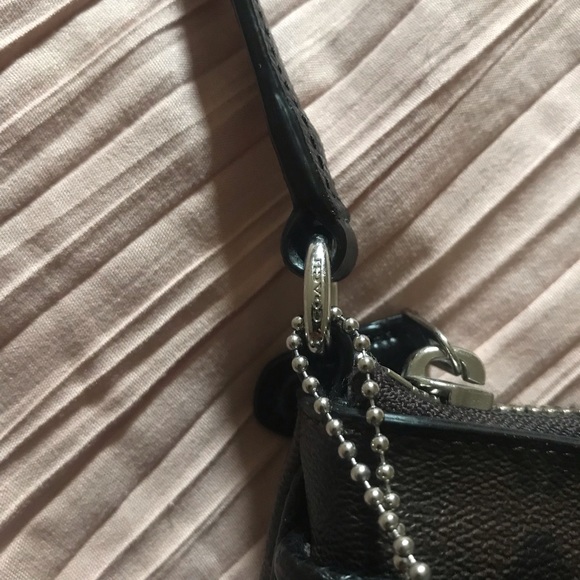 Coach Crossbody Brown Leather Messenger Bag. - Picture 4 of 9